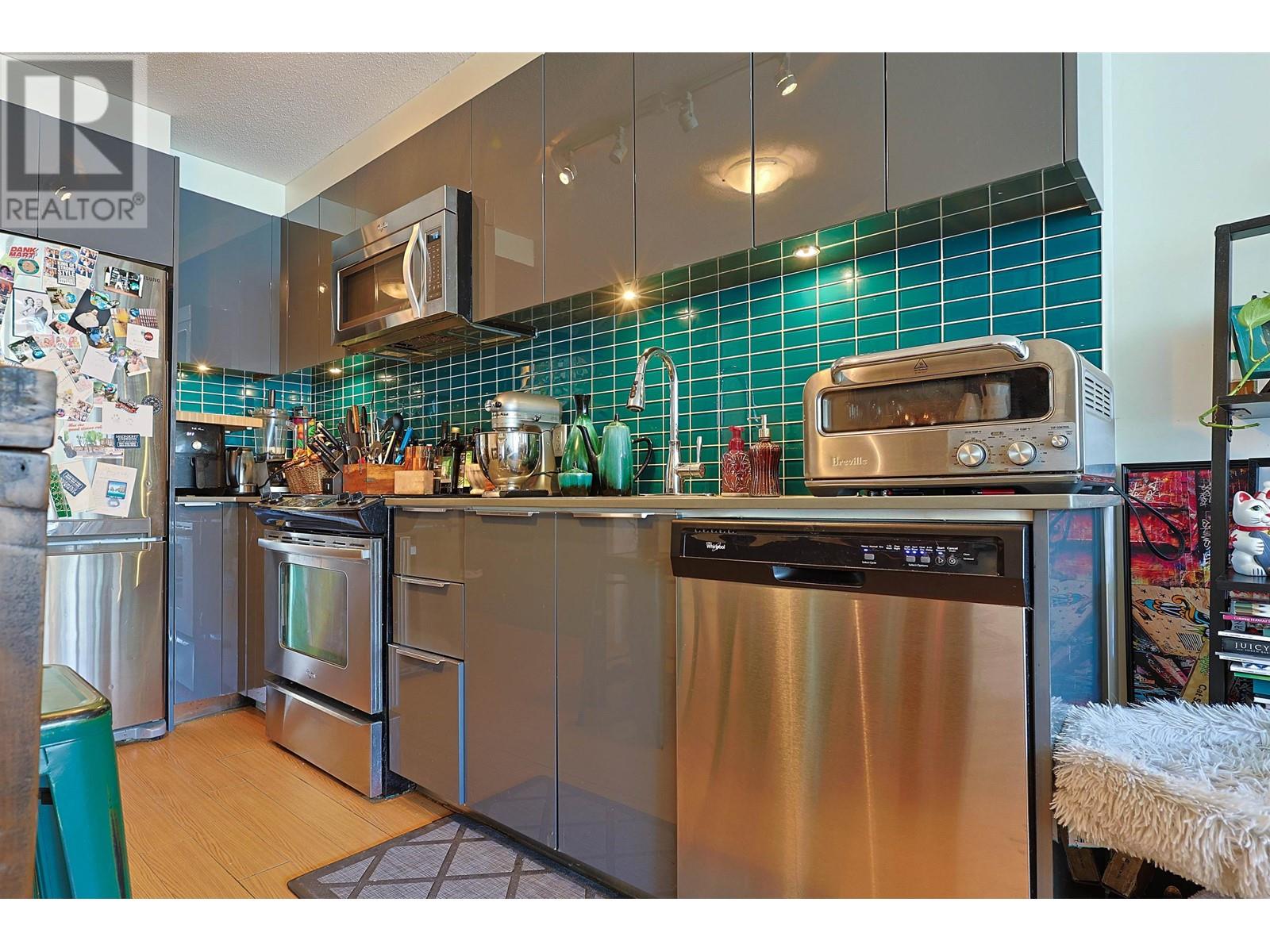Photo 18 of 908 1325 Rolston Street, Vancouver BC