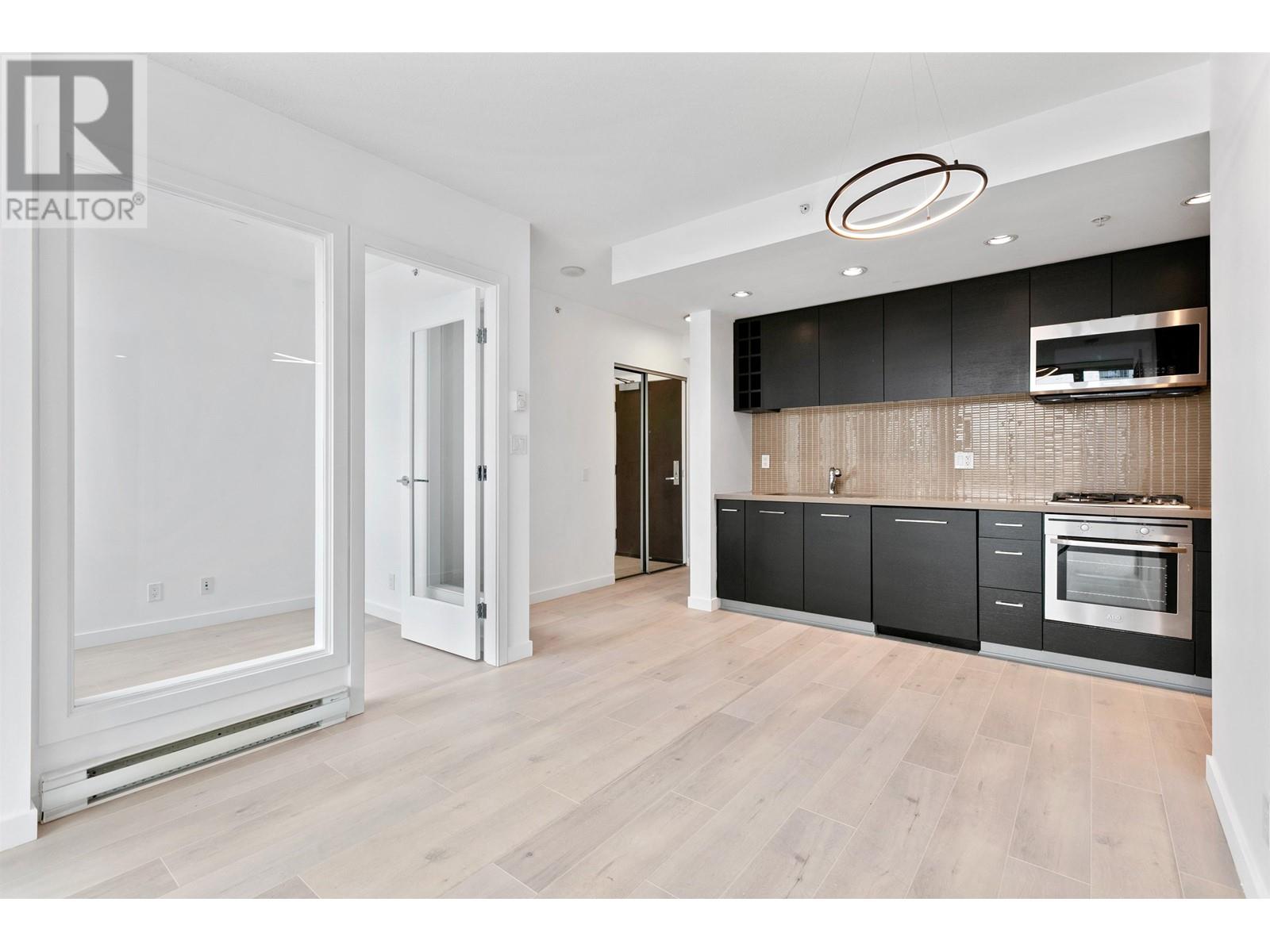 Photo 4 of 1601 833 Homer Street, Vancouver BC