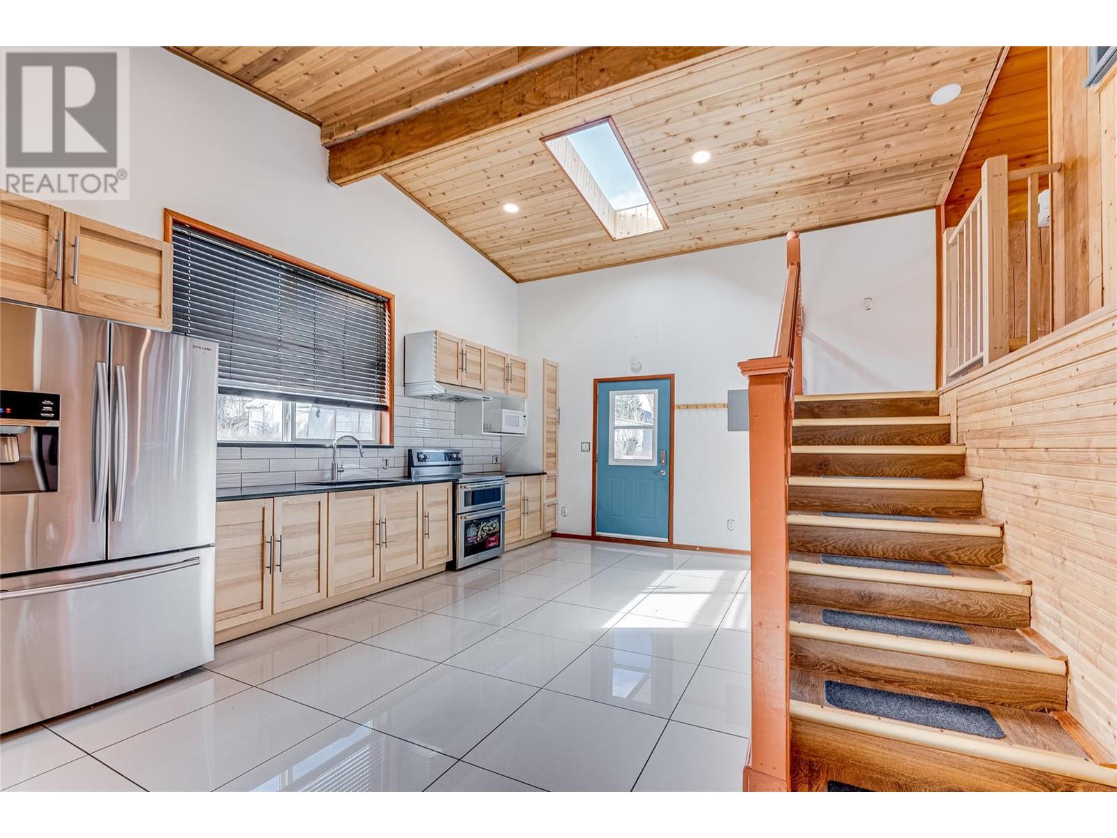  6650 Okanagan Avenue, Vernon