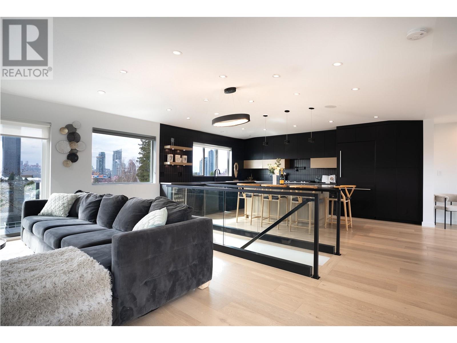 4623 NAPIER STREET, Burnaby real estate listing R3010954