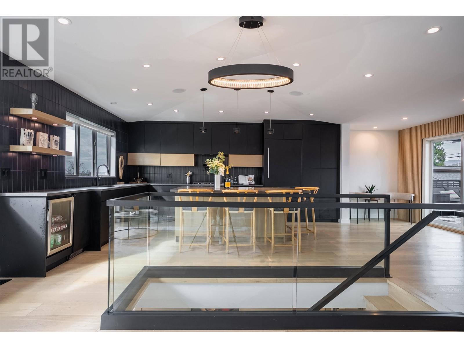 4623 NAPIER STREET, Burnaby real estate listing R3010954