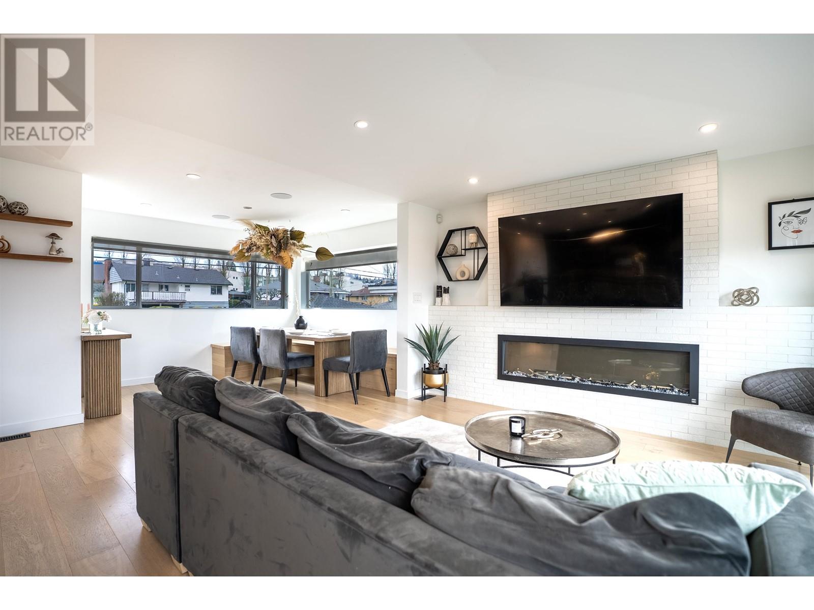 4623 NAPIER STREET, Burnaby real estate listing R3010954