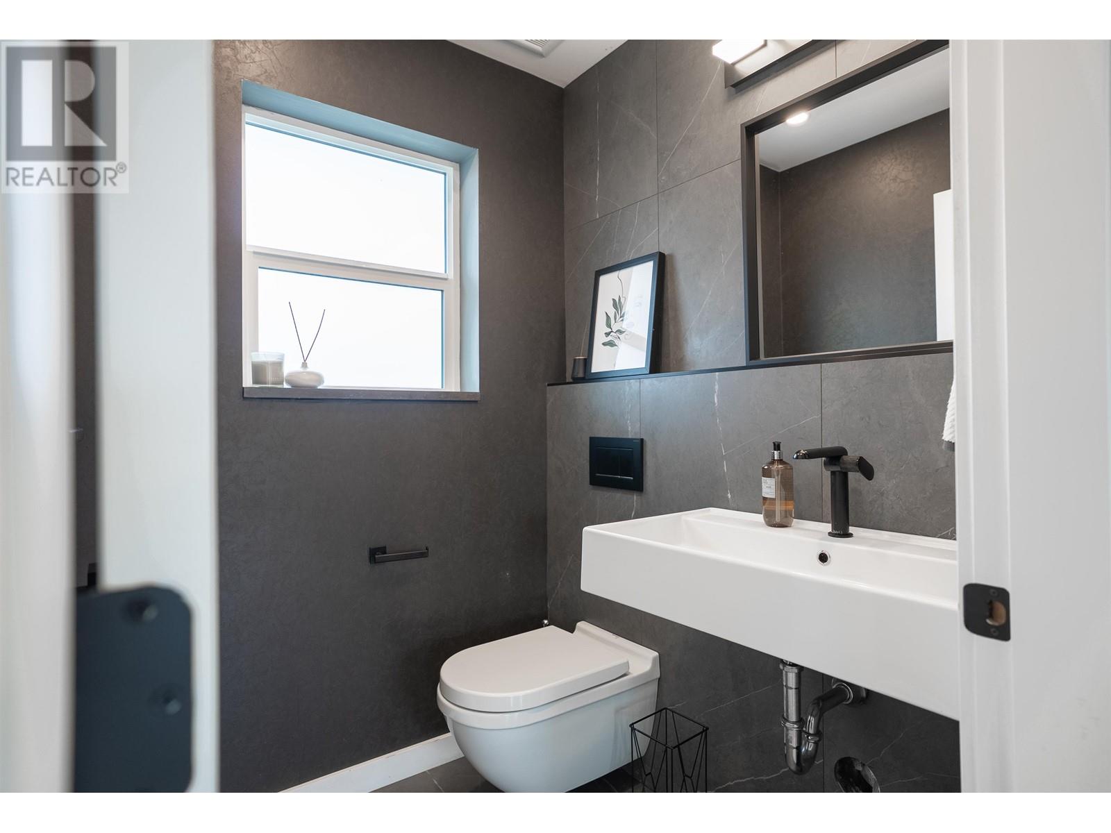 4623 NAPIER STREET, Burnaby real estate listing R3010954