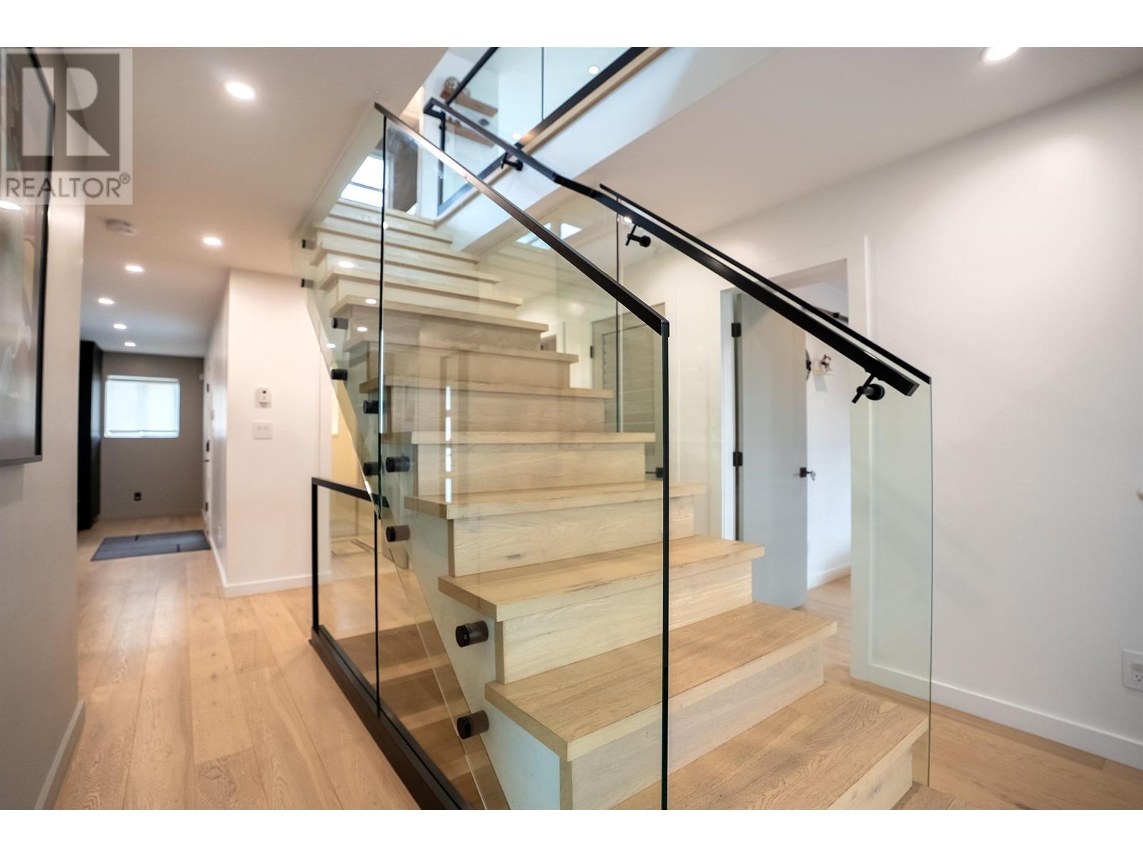 4623 NAPIER STREET, Burnaby real estate listing R3010954