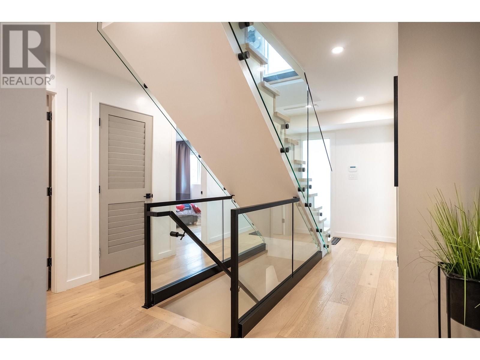 4623 NAPIER STREET, Burnaby real estate listing R3010954