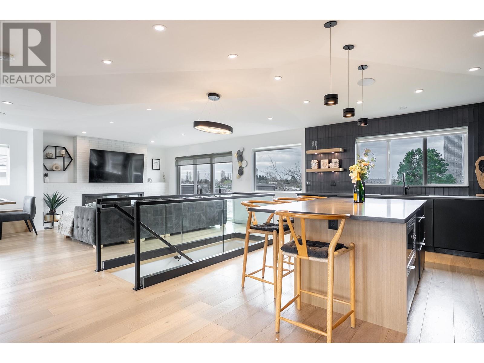 4623 NAPIER STREET, Burnaby real estate listing R3010954