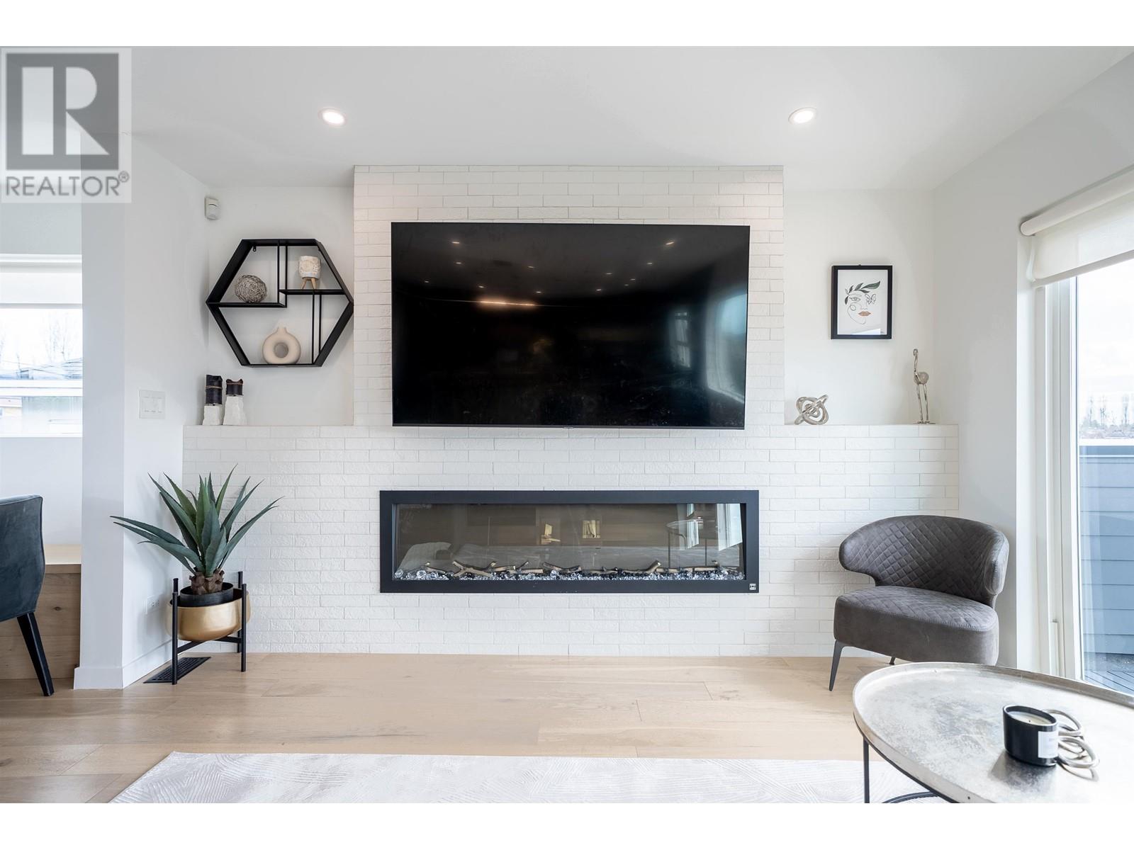 4623 NAPIER STREET, Burnaby real estate listing R3010954