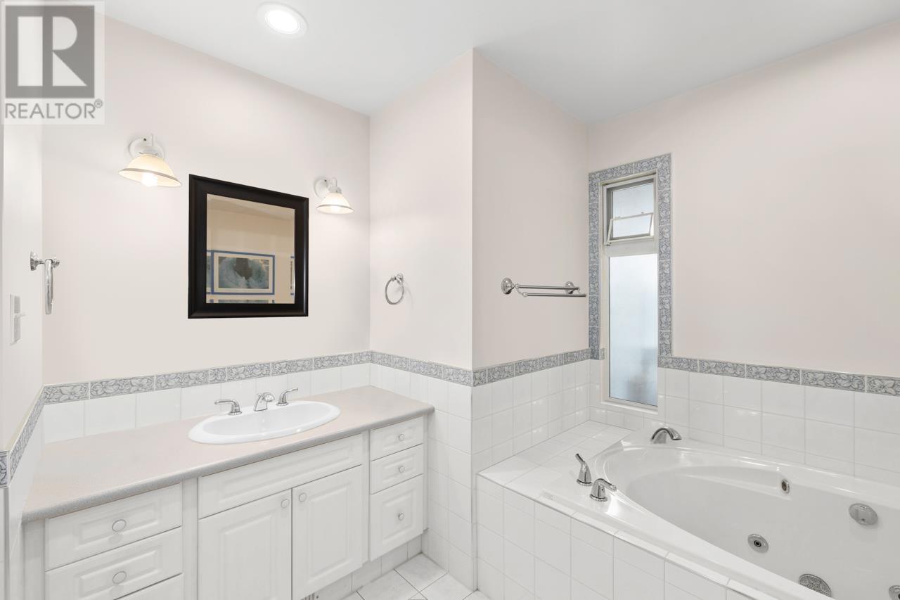 1035 GROVER AVENUE, Coquitlam