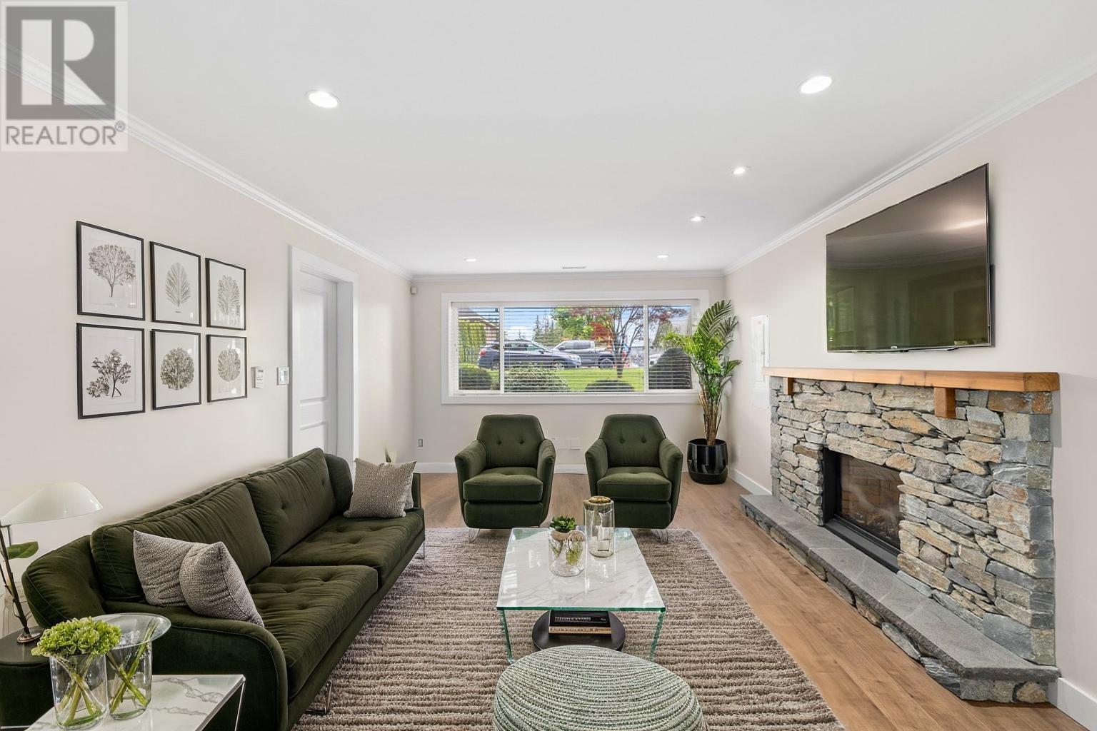 1035 GROVER AVENUE, Coquitlam