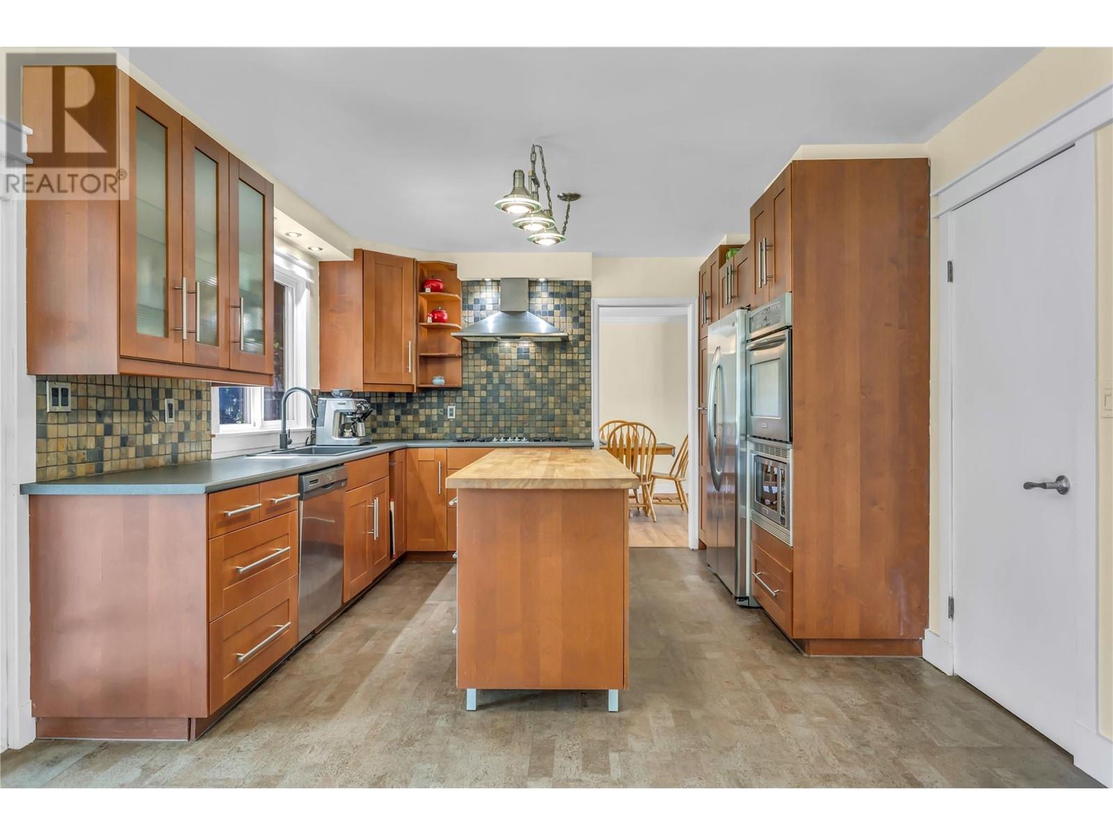  639 Tomby Court, Kelowna