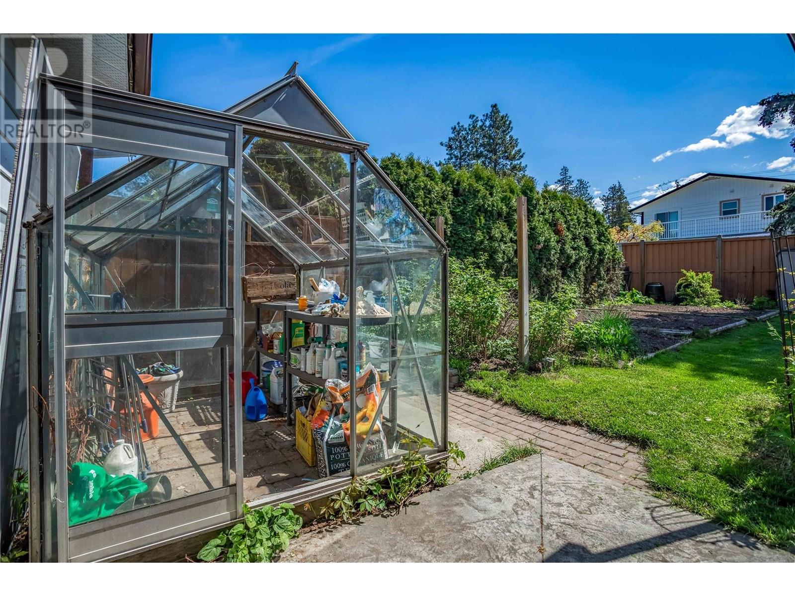  639 Tomby Court, Kelowna