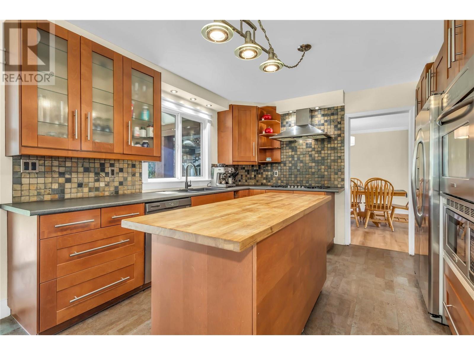  639 Tomby Court, Kelowna