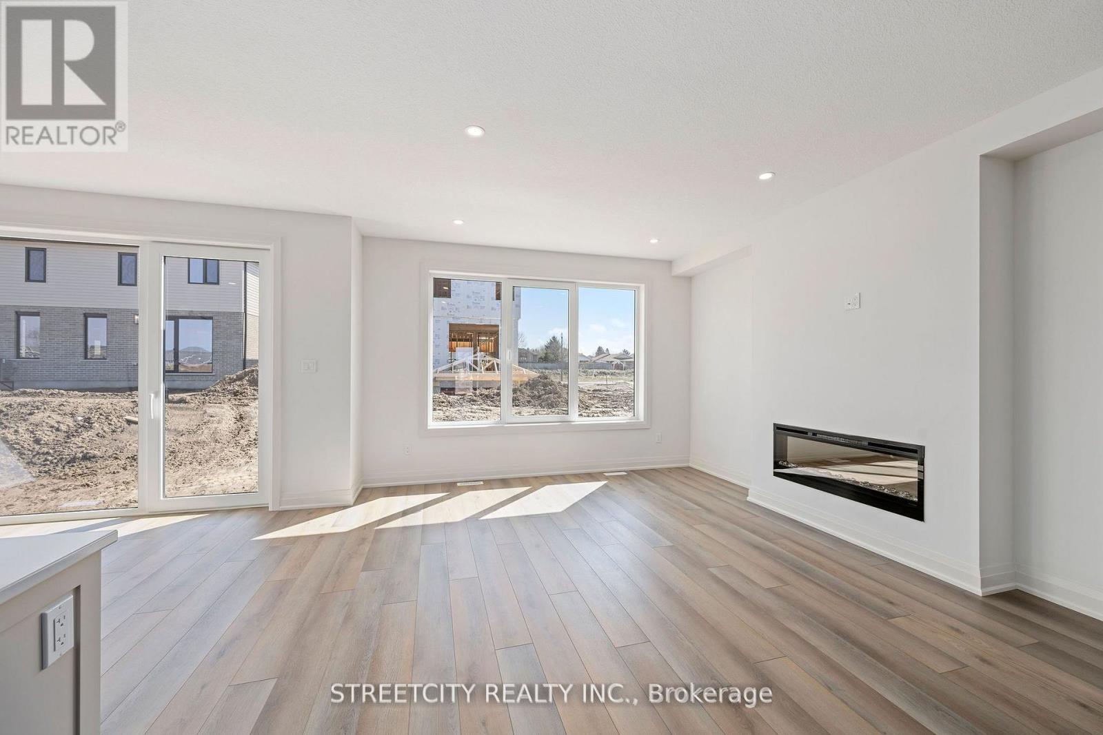 Photo 15 of 53 Lucas Road, St Thomas ON