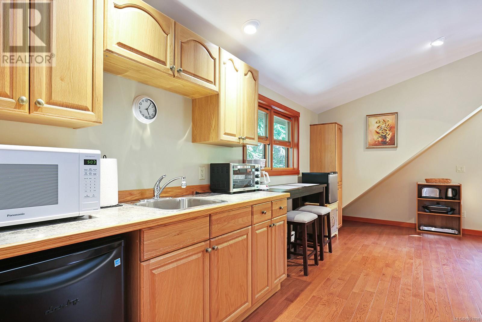 1645 Lea Smith Rd, Hornby Island