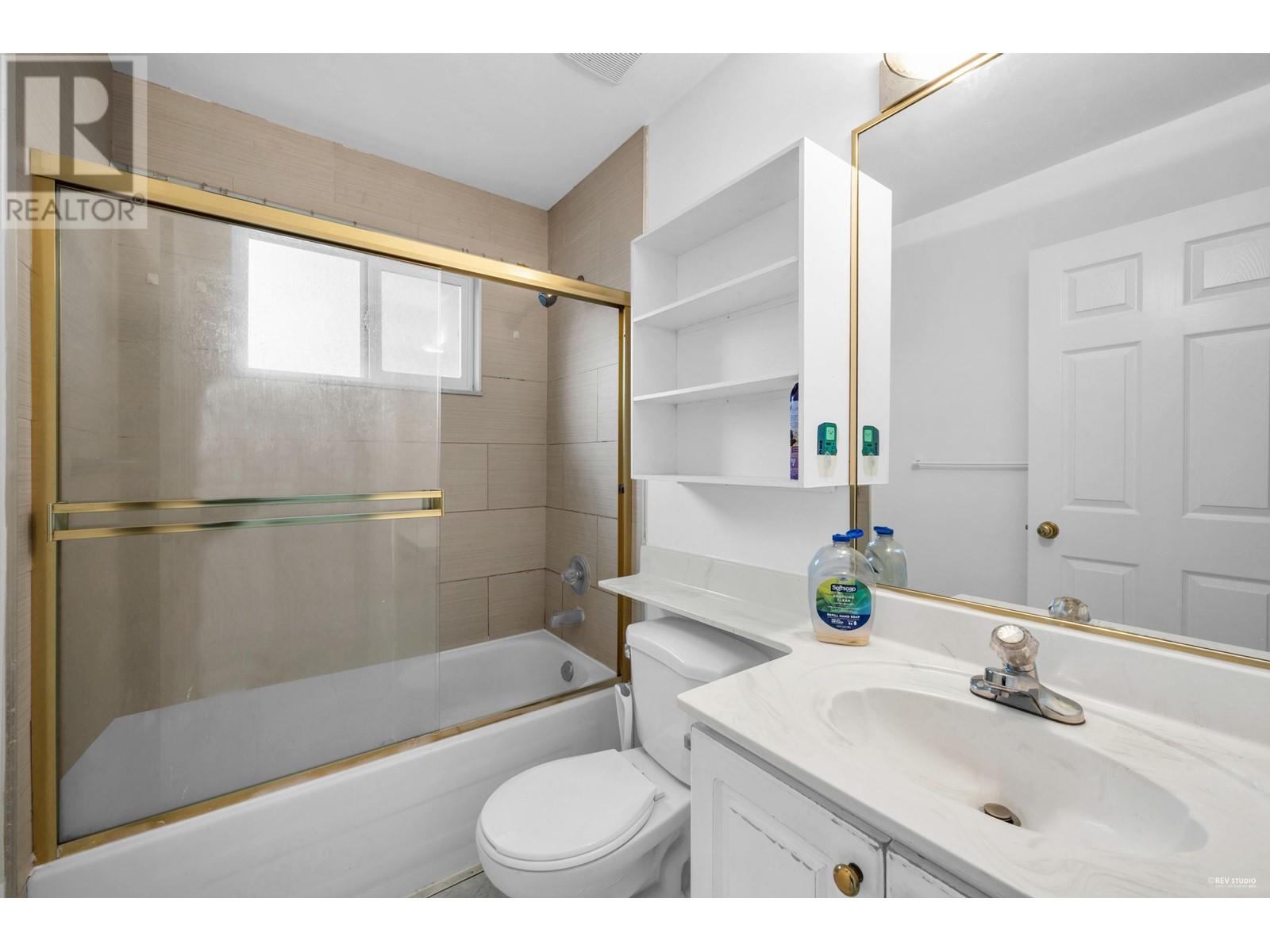 Photo 12 of 3190 Grant Street, Vancouver BC