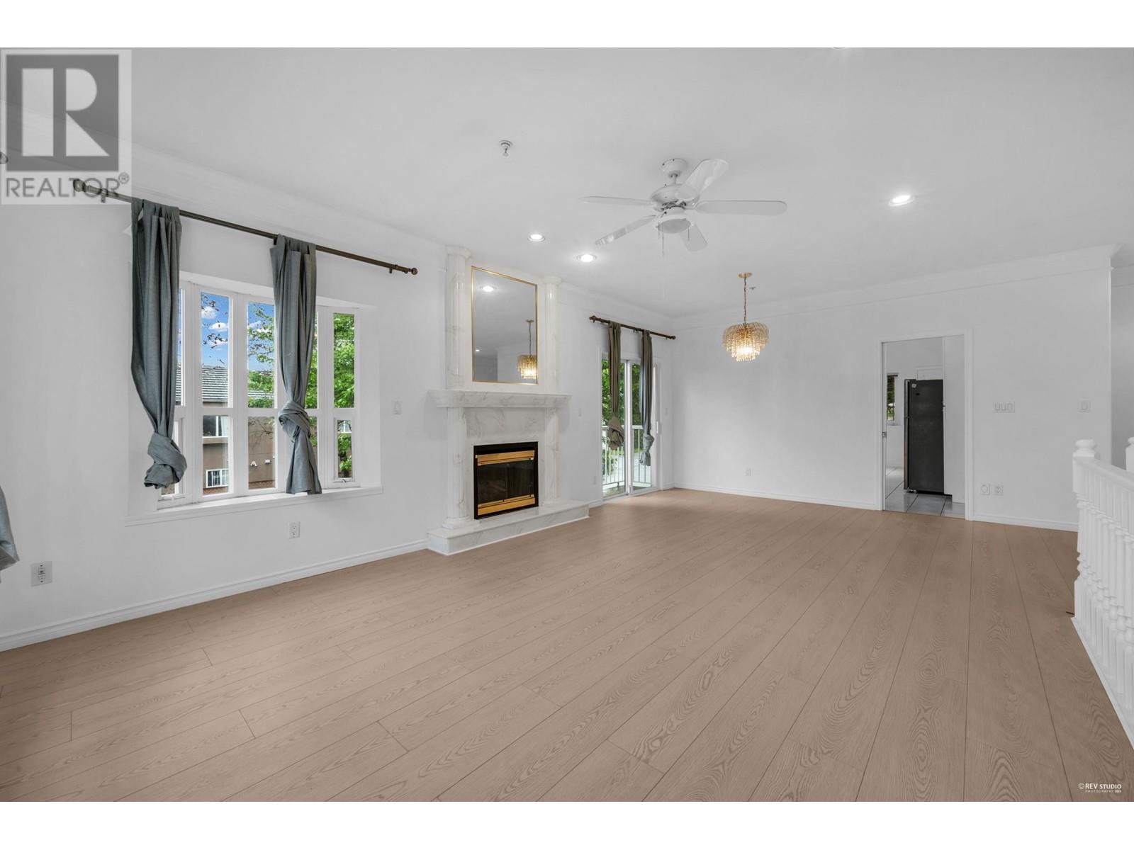 Photo 5 of 3190 Grant Street, Vancouver BC