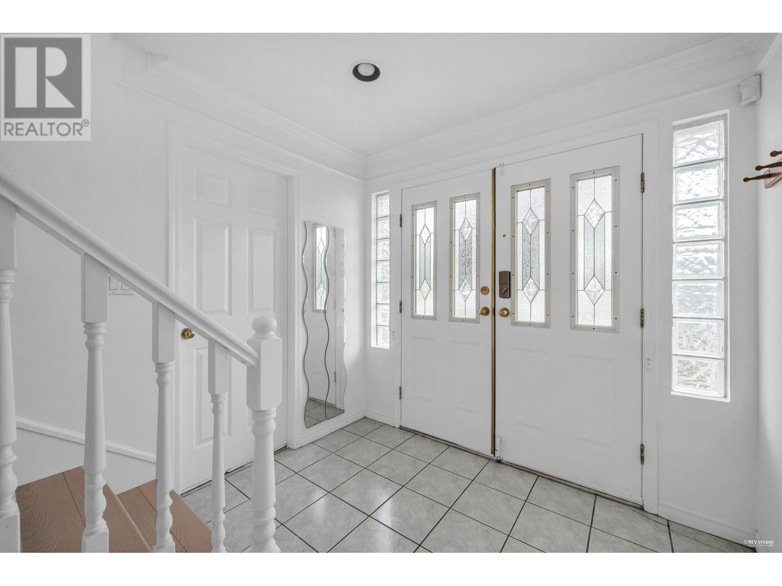 Photo 6 of 3190 Grant Street, Vancouver BC