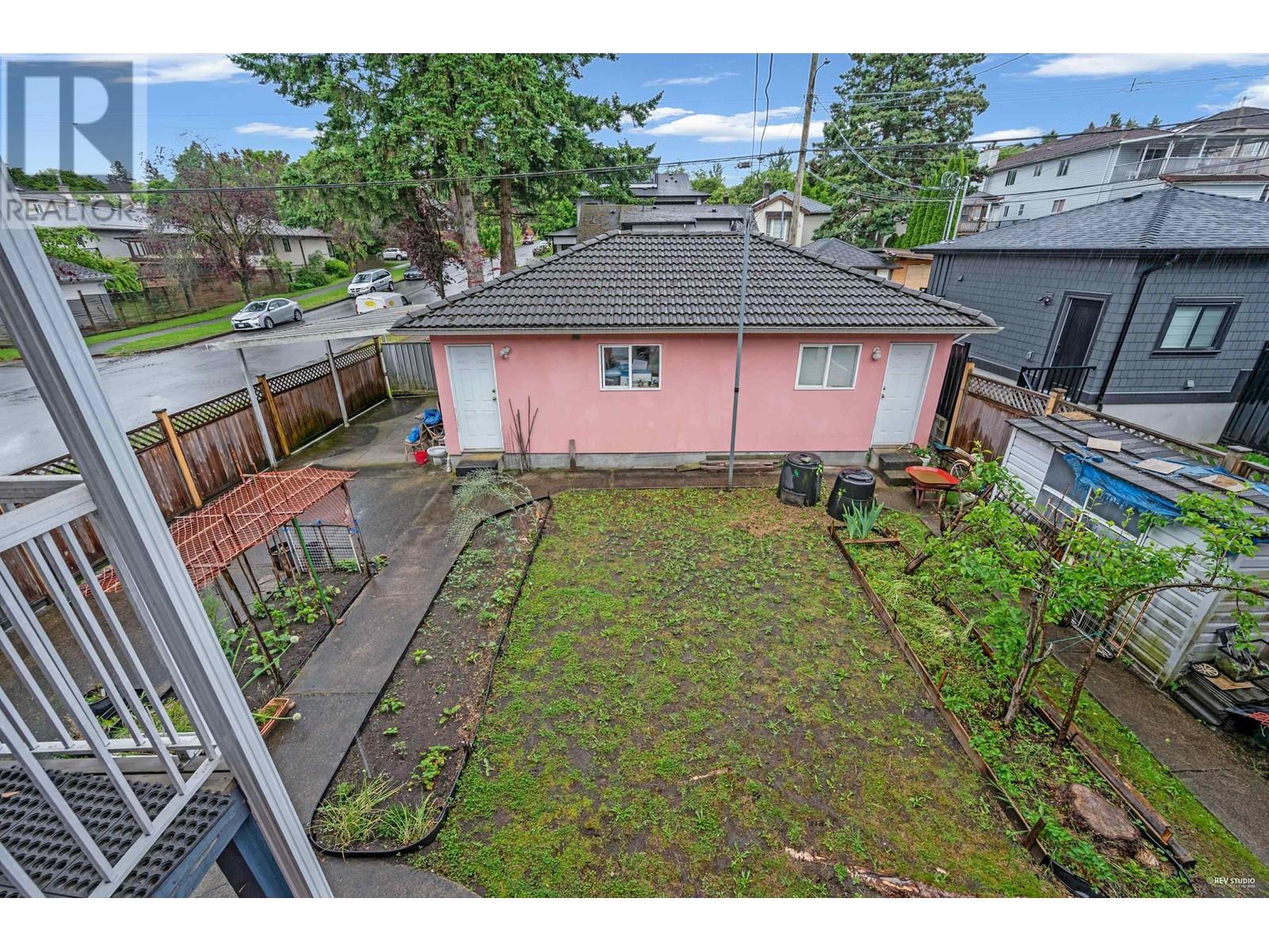 Photo 17 of 3190 Grant Street, Vancouver BC