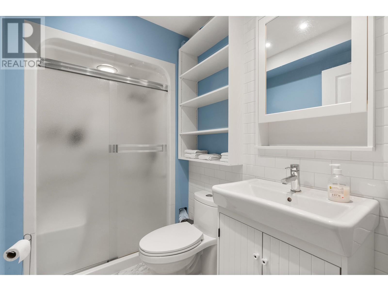 955 E 4TH STREET, North Vancouver real estate listing R3009931
