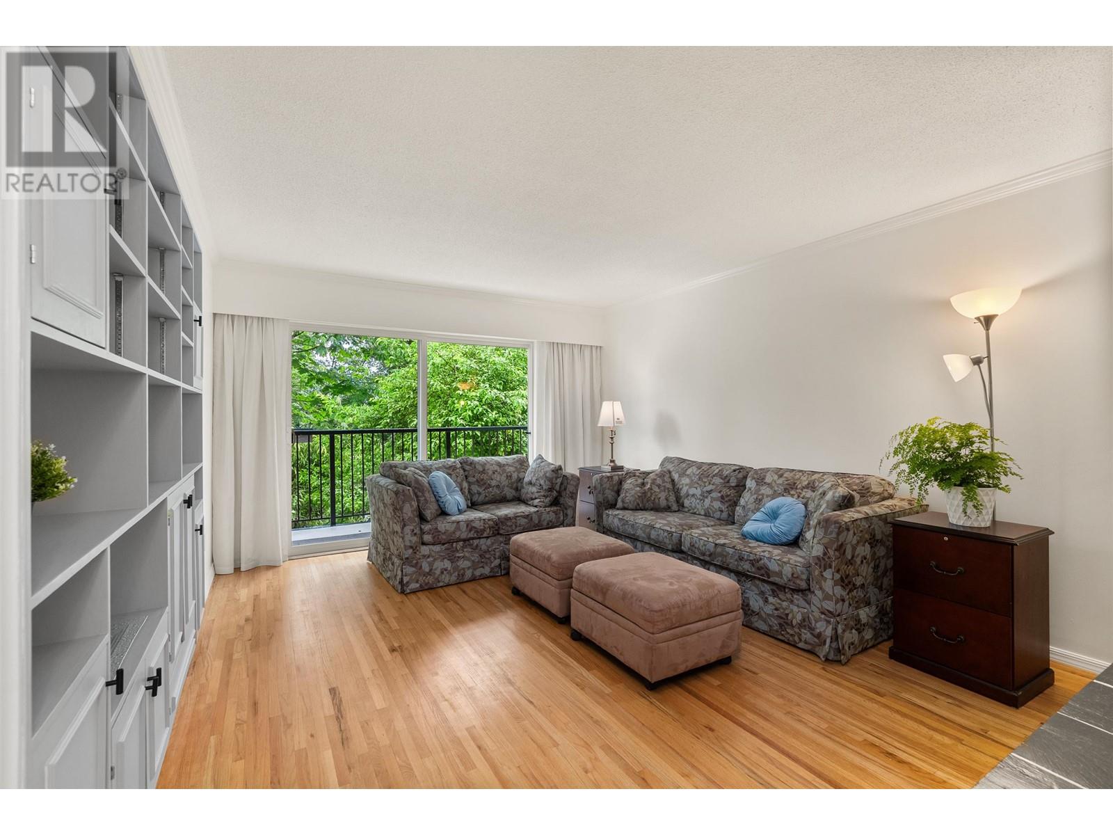 955 E 4TH STREET, North Vancouver real estate listing R3009931
