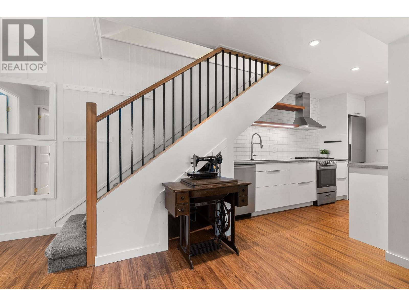 955 E 4TH STREET, North Vancouver real estate listing R3009931