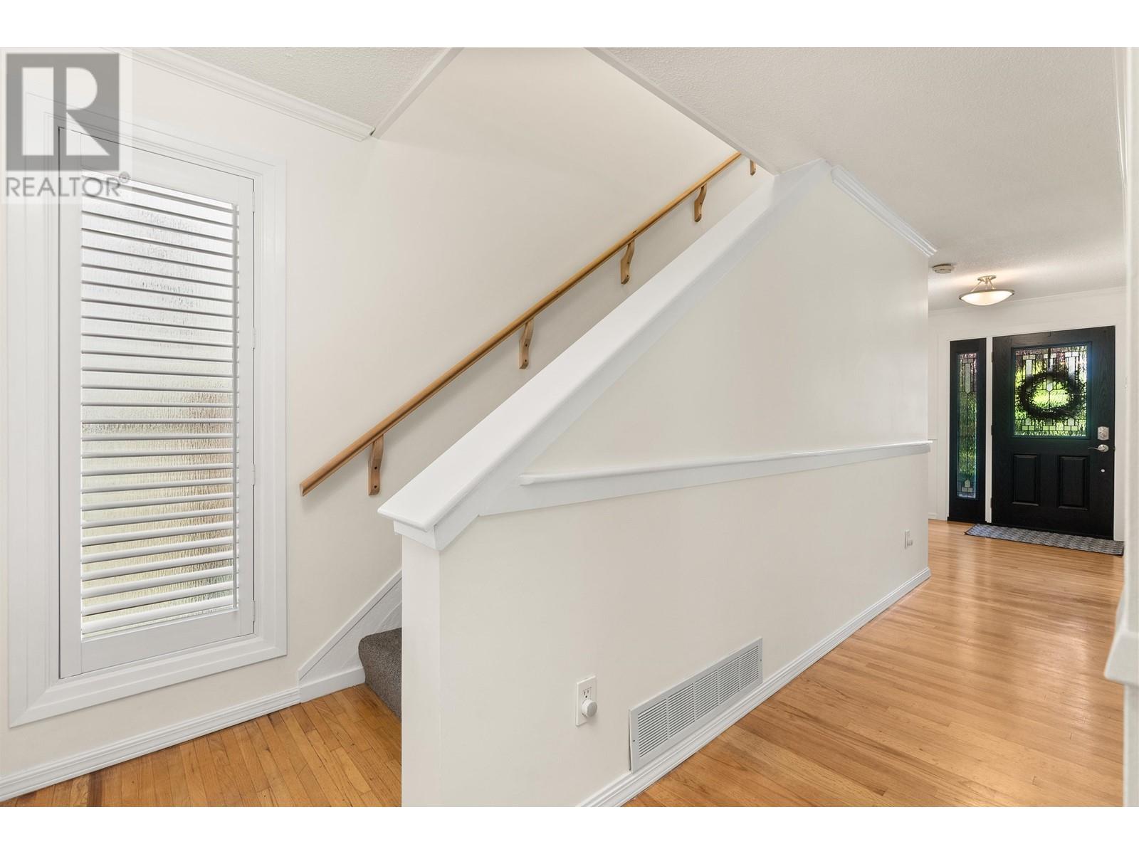955 E 4TH STREET, North Vancouver real estate listing R3009931