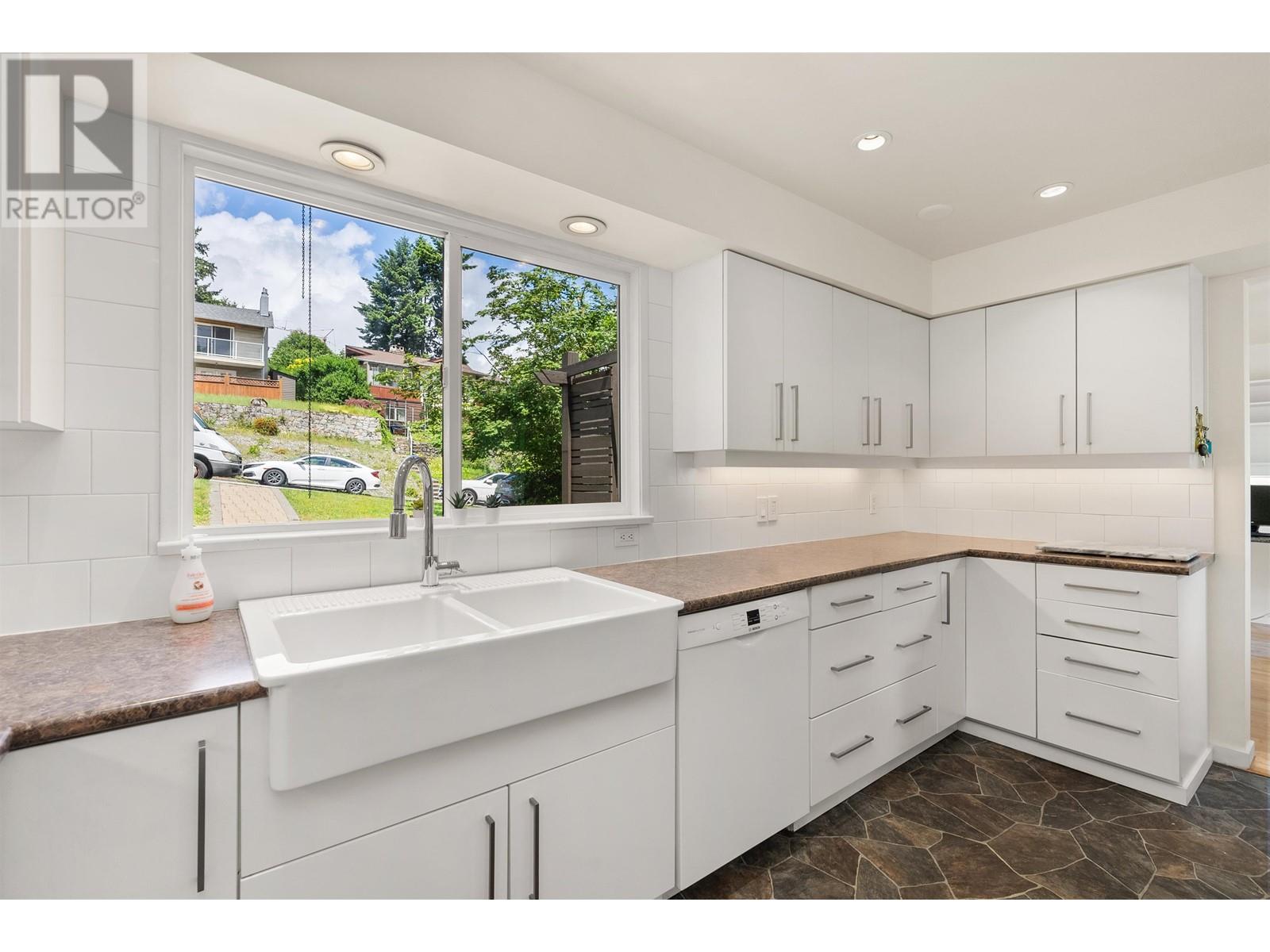 955 E 4TH STREET, North Vancouver real estate listing R3009931