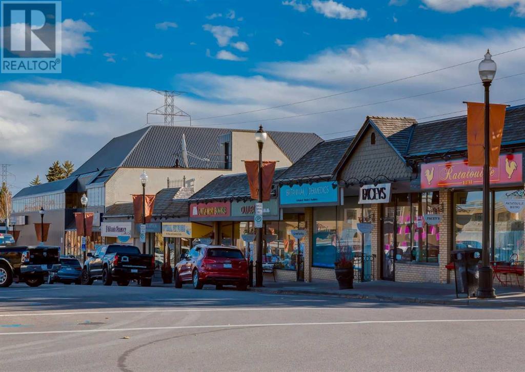 Single Family House for Sale in    Avenue SW Windsor Park Calgary 