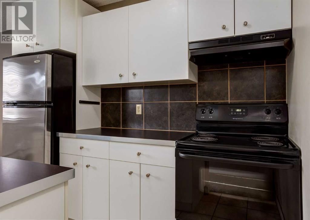 Single Family House for Sale in    Avenue SW Windsor Park Calgary 