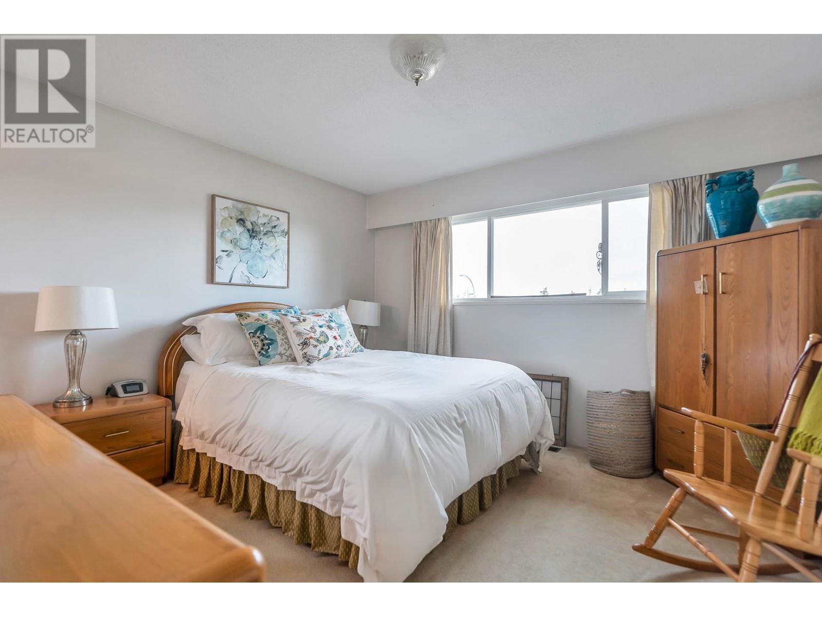 Photo 33 of 11900 Dewsbury Drive, Richmond BC