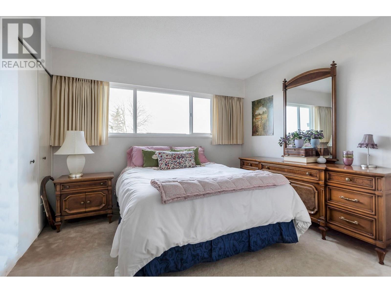 Photo 8 of 11900 Dewsbury Drive, Richmond BC