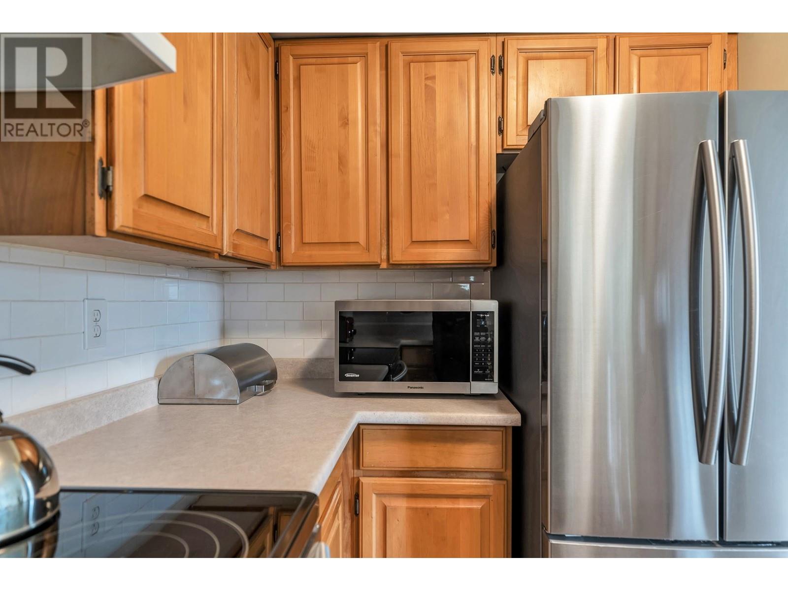 Photo 2 of 11900 Dewsbury Drive, Richmond BC