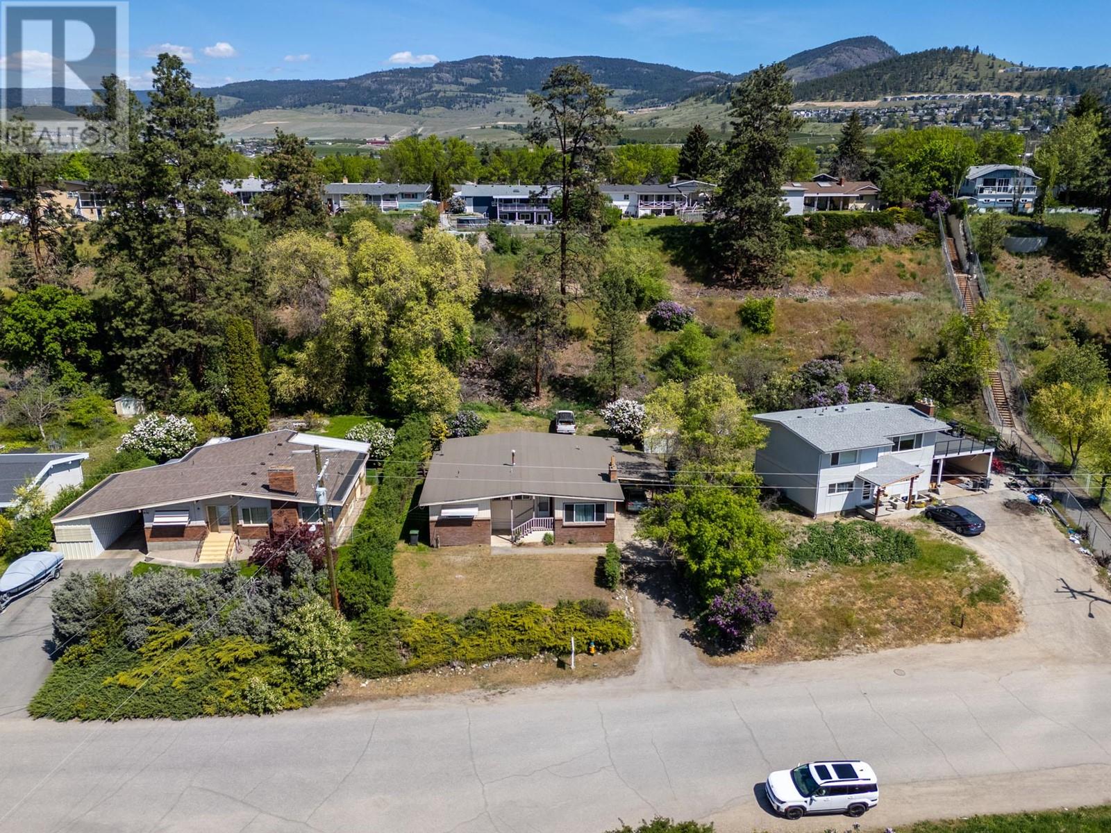  605 Dell Road, Kelowna
