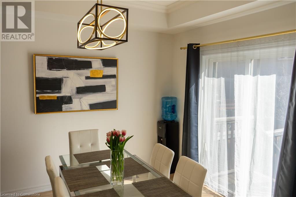 Photo 12 of 4614 Keystone Crescent, Burlington ON