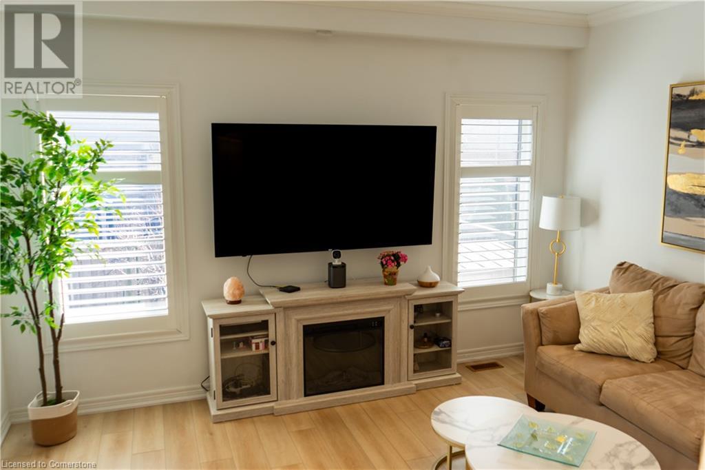 Photo 16 of 4614 Keystone Crescent, Burlington ON