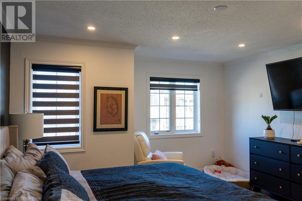 Photo 21 of 4614 Keystone Crescent, Burlington ON