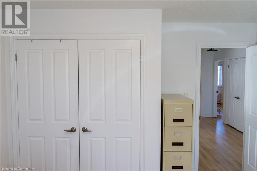 Photo 30 of 4614 Keystone Crescent, Burlington ON