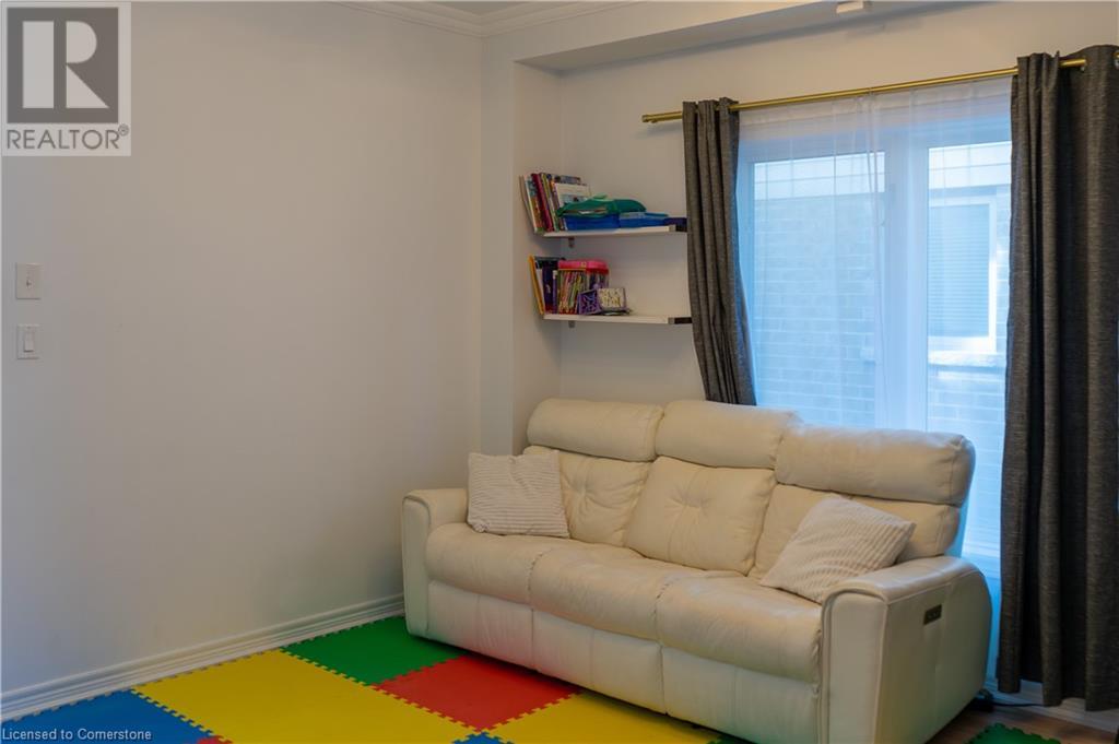 Photo 6 of 4614 Keystone Crescent, Burlington ON