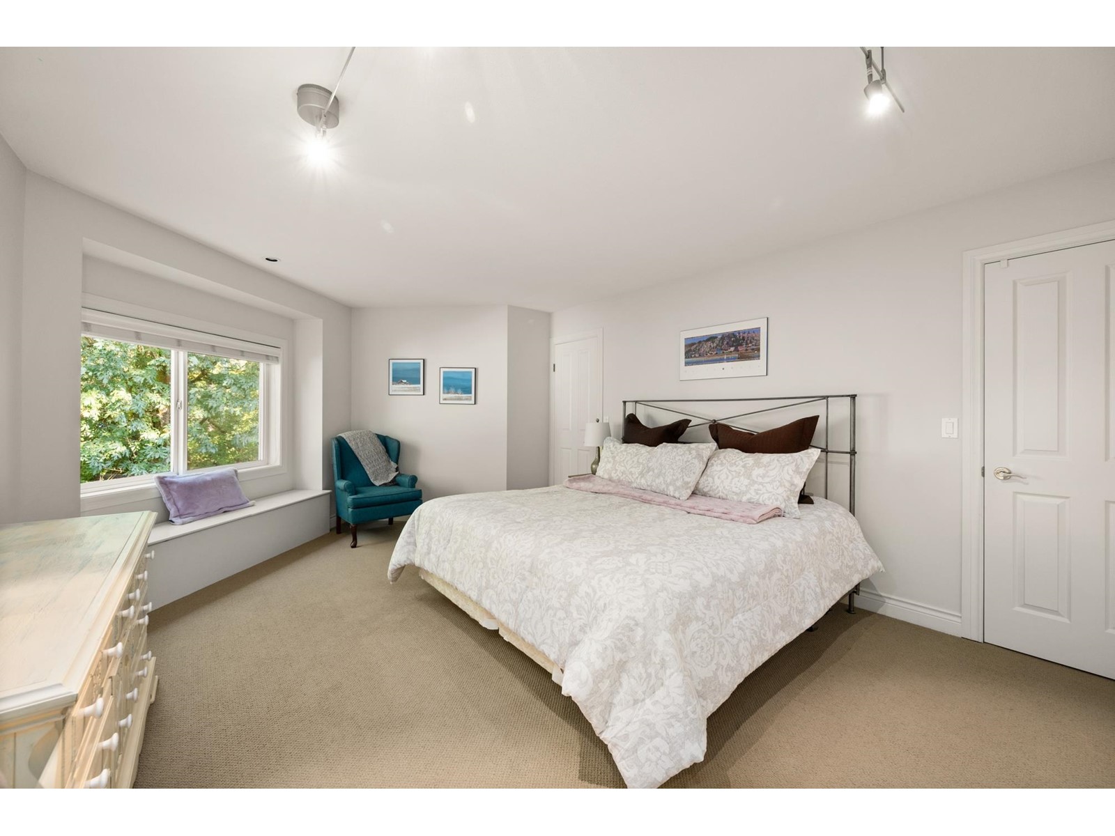 Photo 22 of 13422 20 A Avenue, Surrey BC