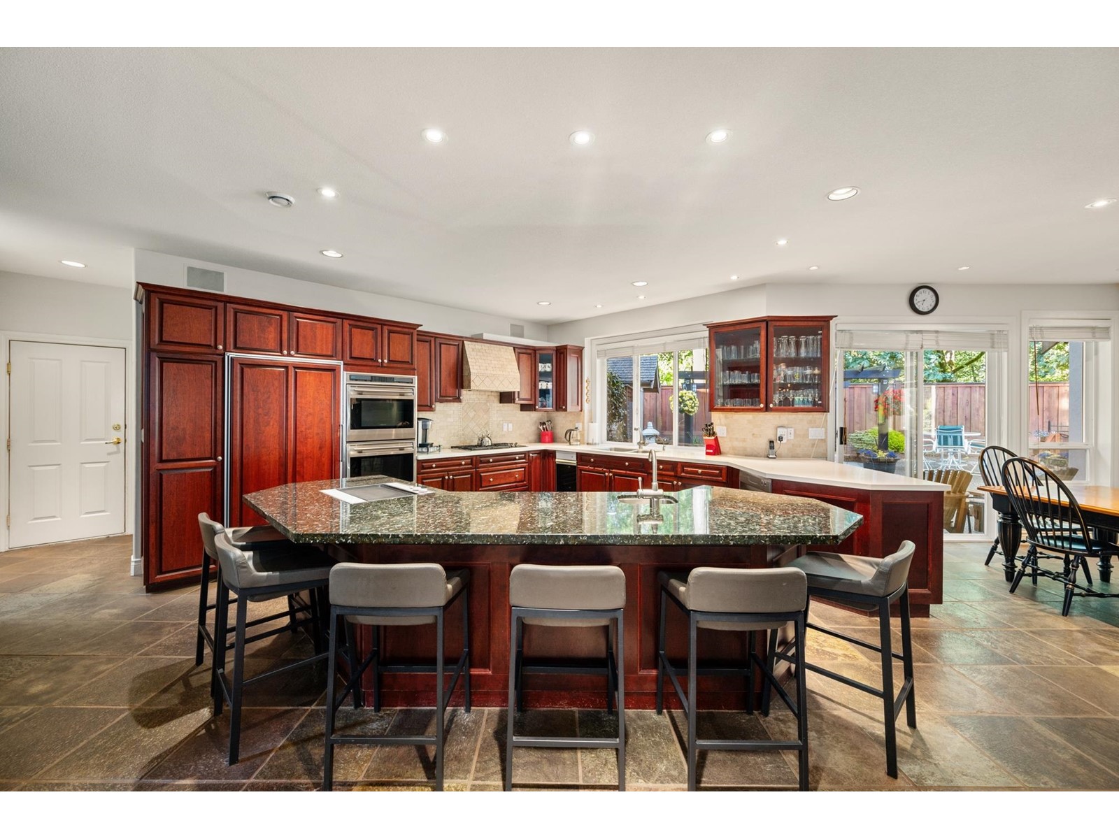 Photo 11 of 13422 20 A Avenue, Surrey BC