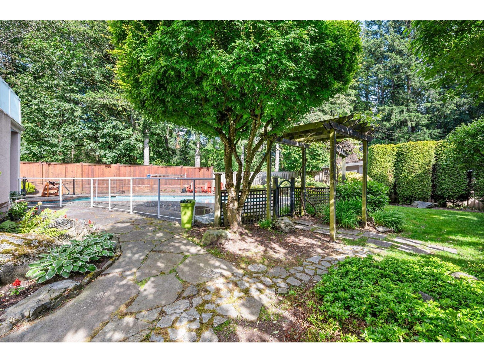 Photo 32 of 13422 20 A Avenue, Surrey BC