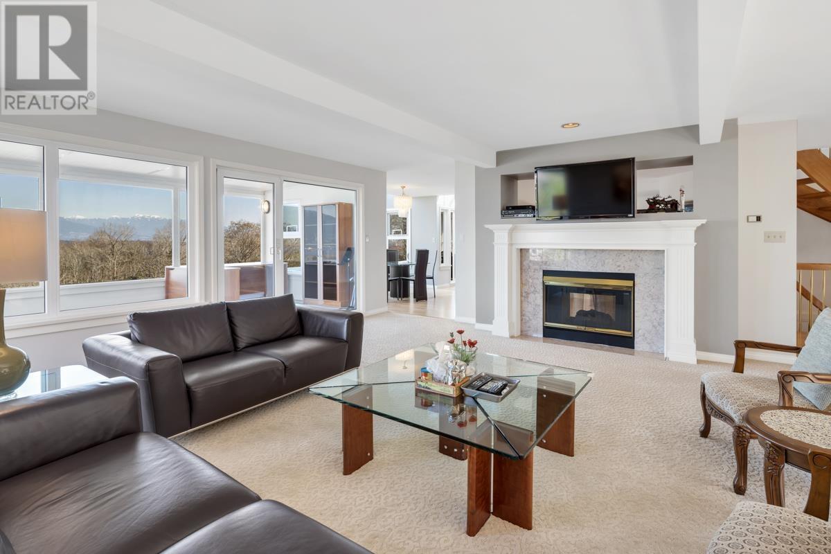 Photo 9 of 4322 West Point Place, Vancouver BC