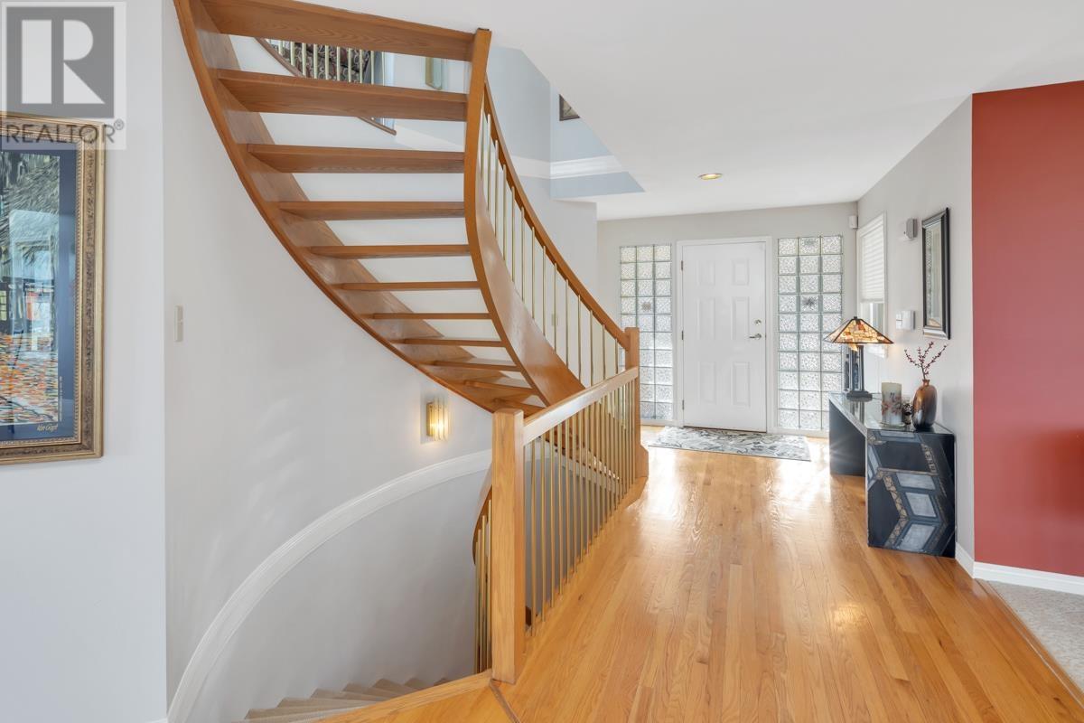 Photo 18 of 4322 West Point Place, Vancouver BC