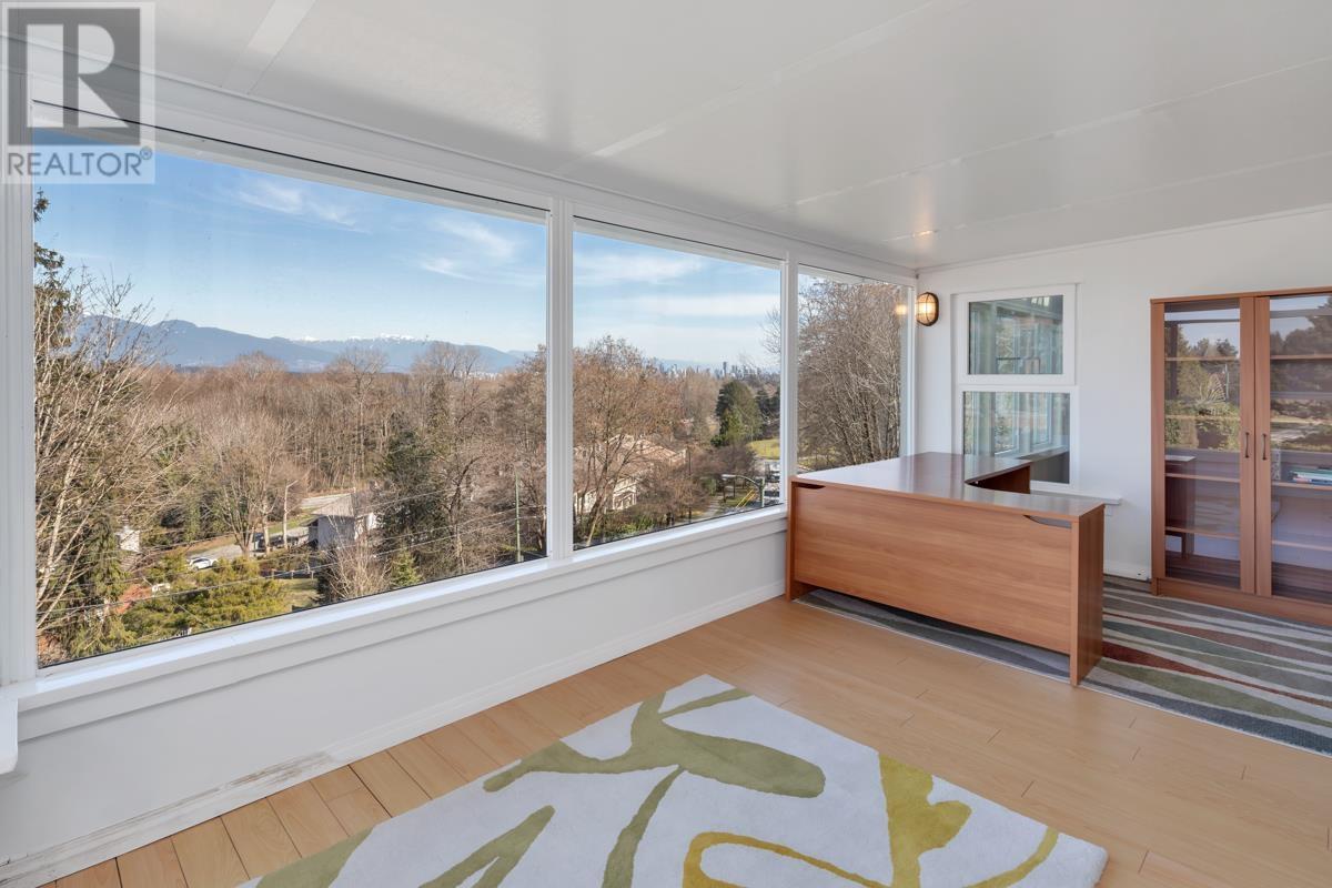 Photo 12 of 4322 West Point Place, Vancouver BC