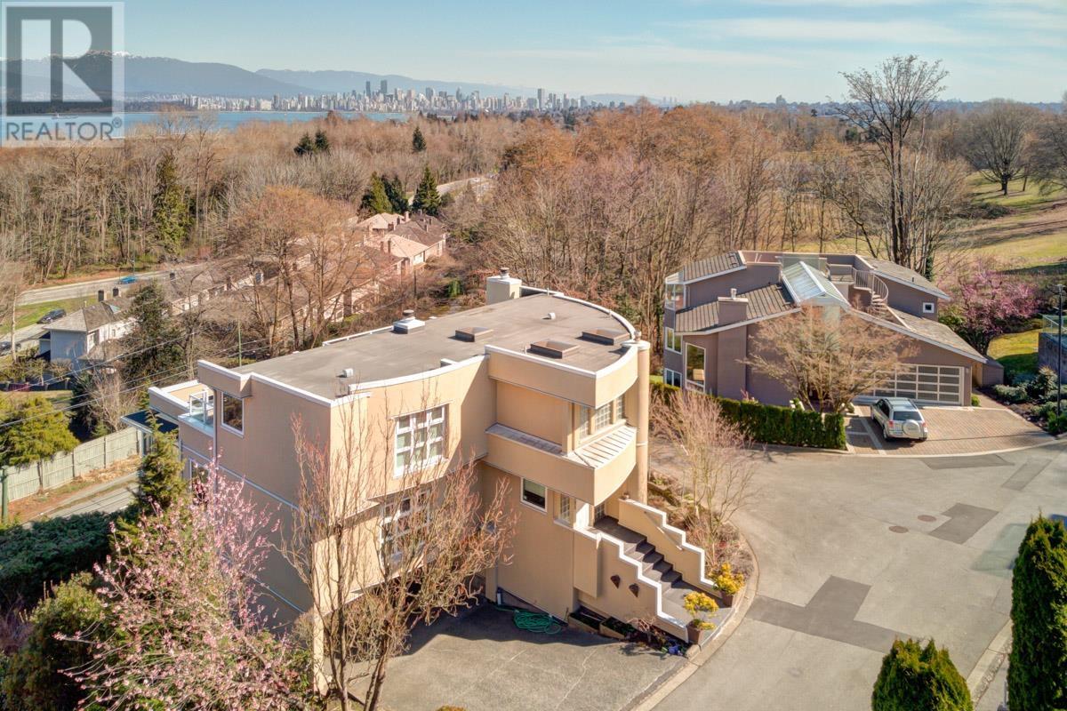 Photo 3 of 4322 West Point Place, Vancouver BC