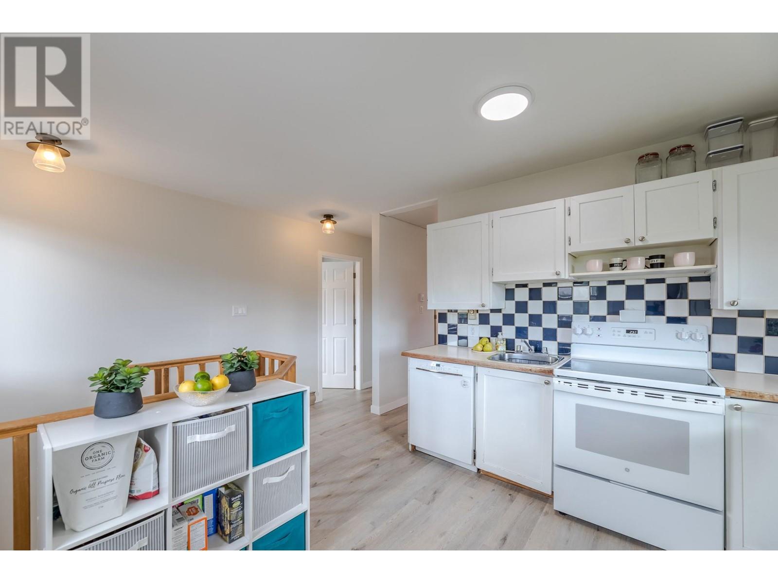 7515 Hillborn Street, Summerland
