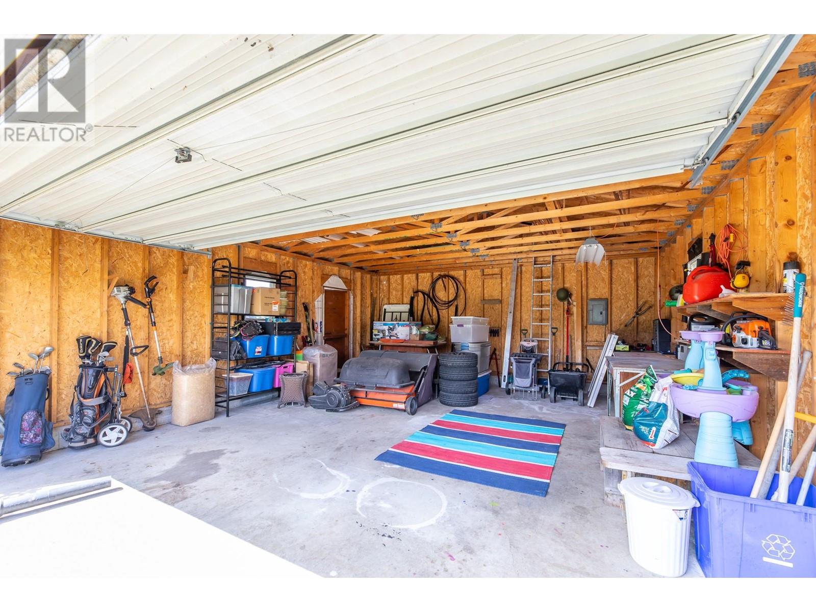 7515 Hillborn Street, Summerland