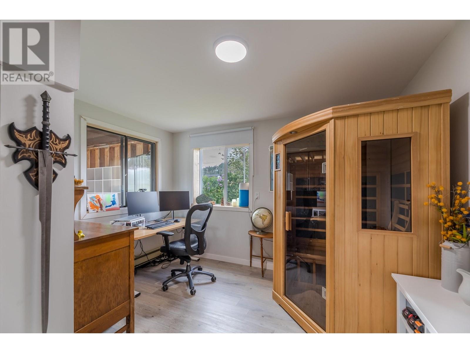 7515 Hillborn Street, Summerland