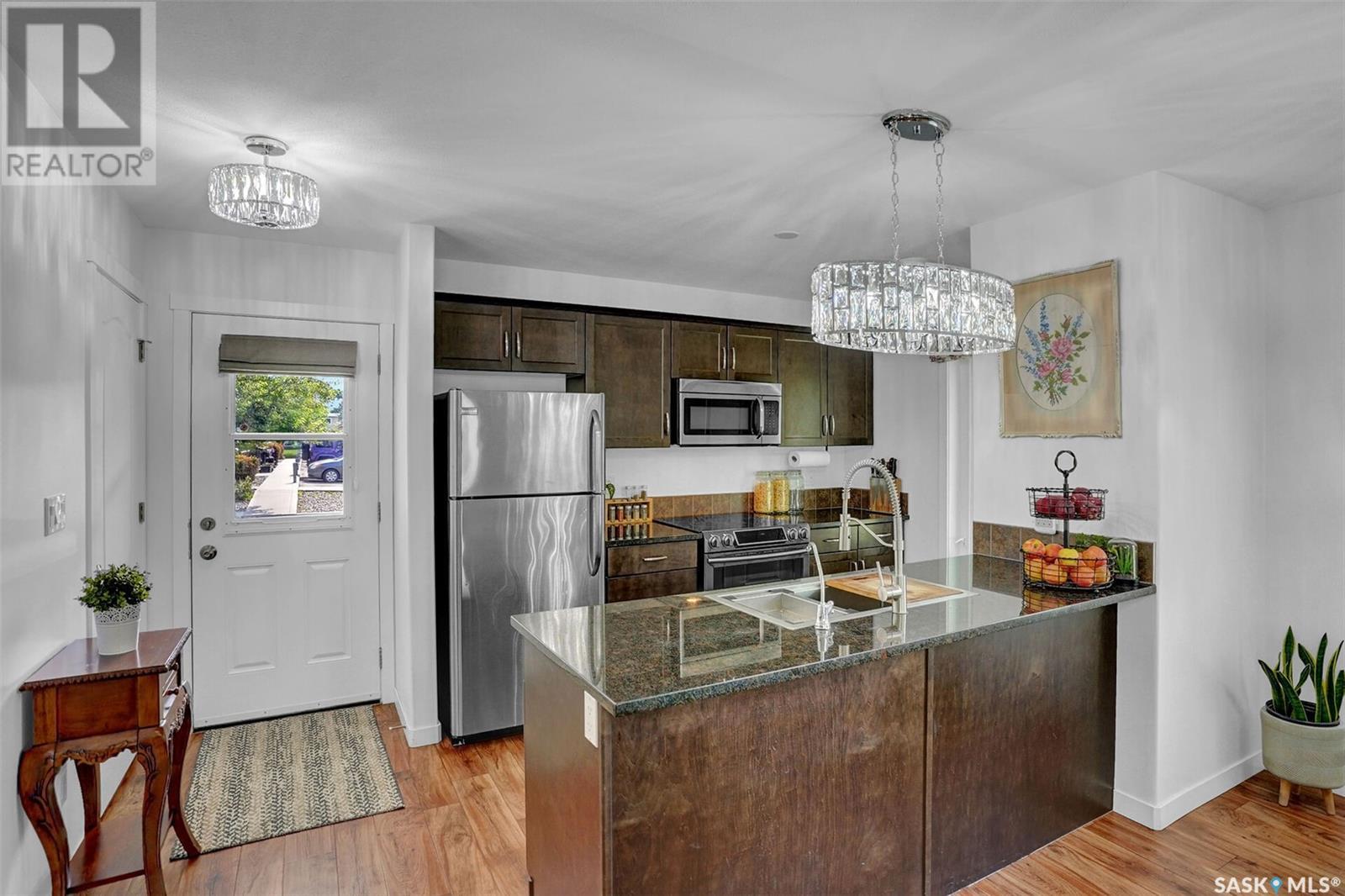 Single Family House 2 Level for Sale in  Grey STREET Regina 
