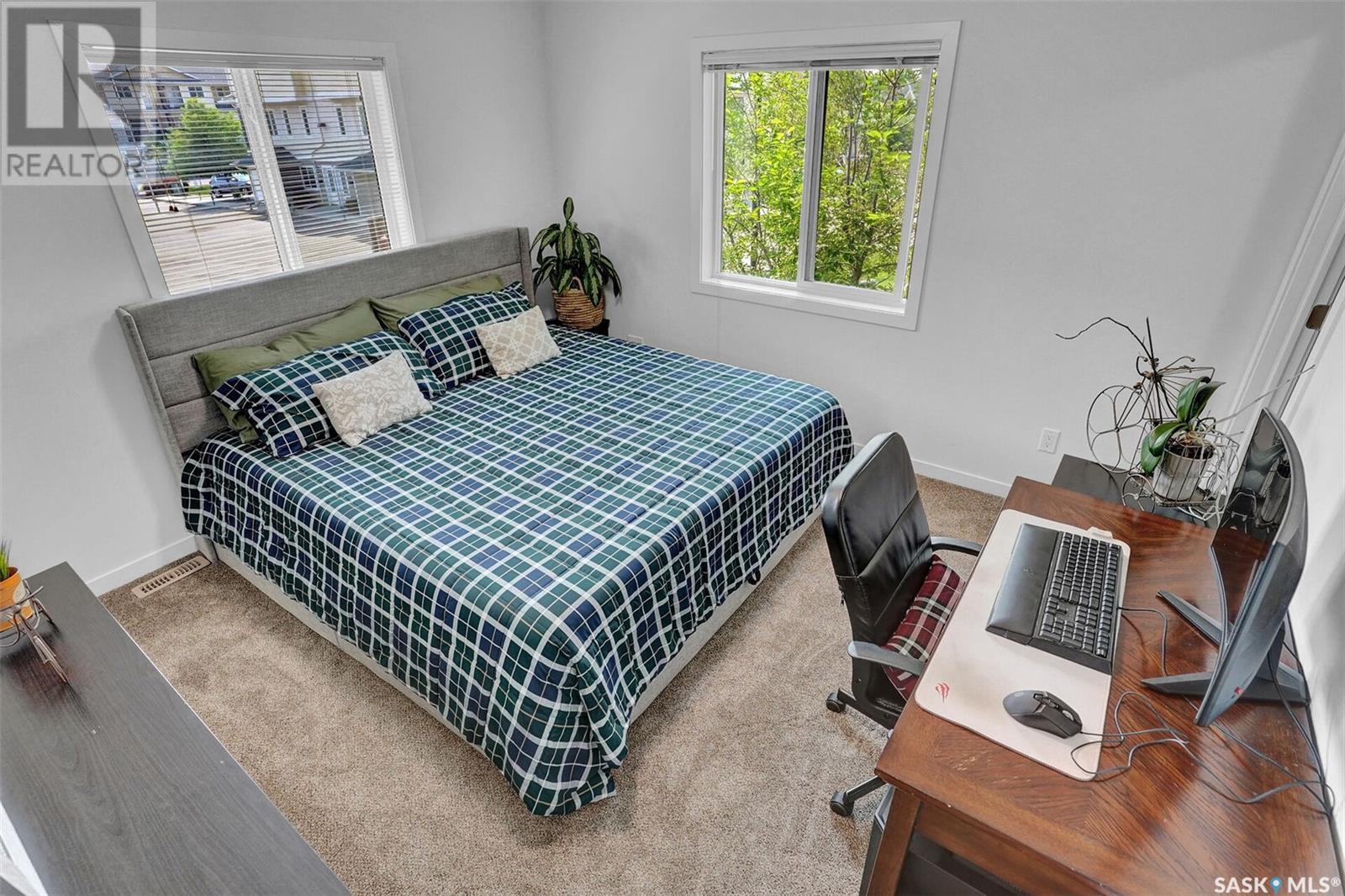 Single Family House 2 Level for Sale in  Grey STREET Regina 